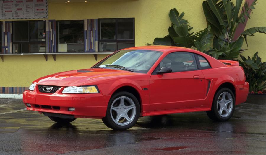  Ford Mustang GT Coupe 1999 года  (фото 10 из 10)